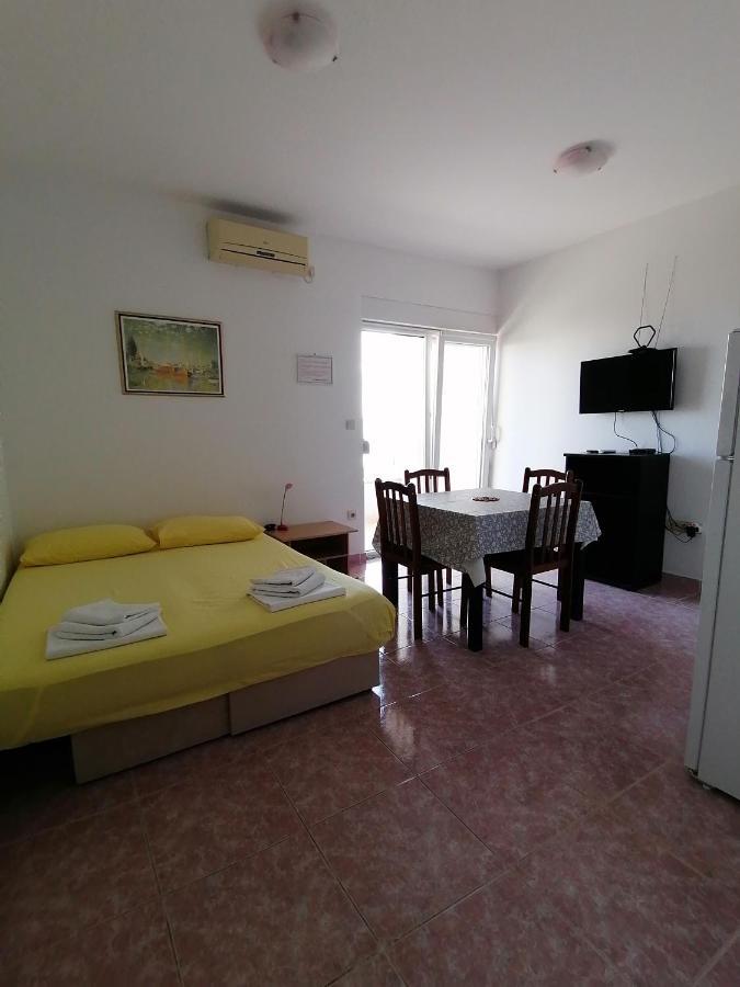 Apartments Coric Baska Voda Luaran gambar