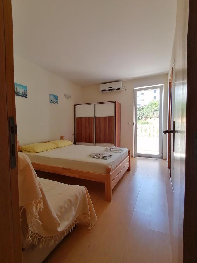 Apartments Coric Baska Voda Luaran gambar