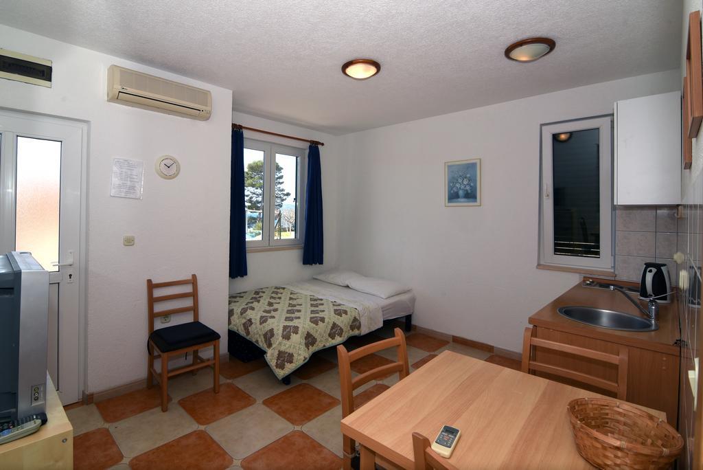 Apartments Coric Baska Voda Luaran gambar